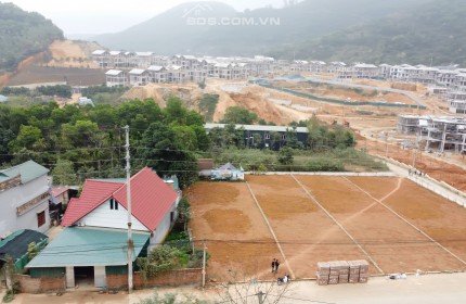 Bán gấp 500m2 đất mặt đường Bãi Dài, đối diện khu đại học Quốc Gia Hà Nội